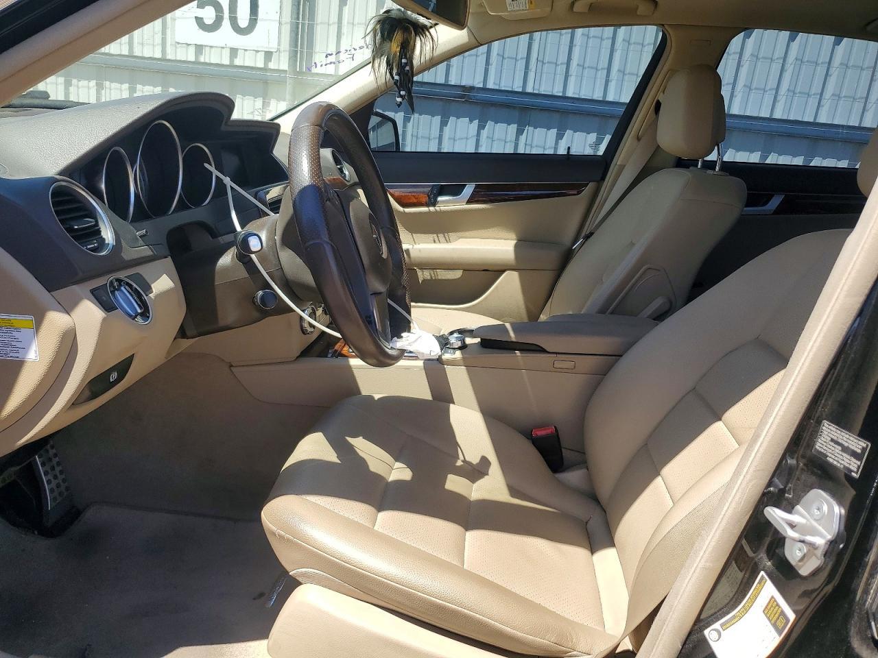 2013 Mercedes-Benz C 250 - zdjęcie 7