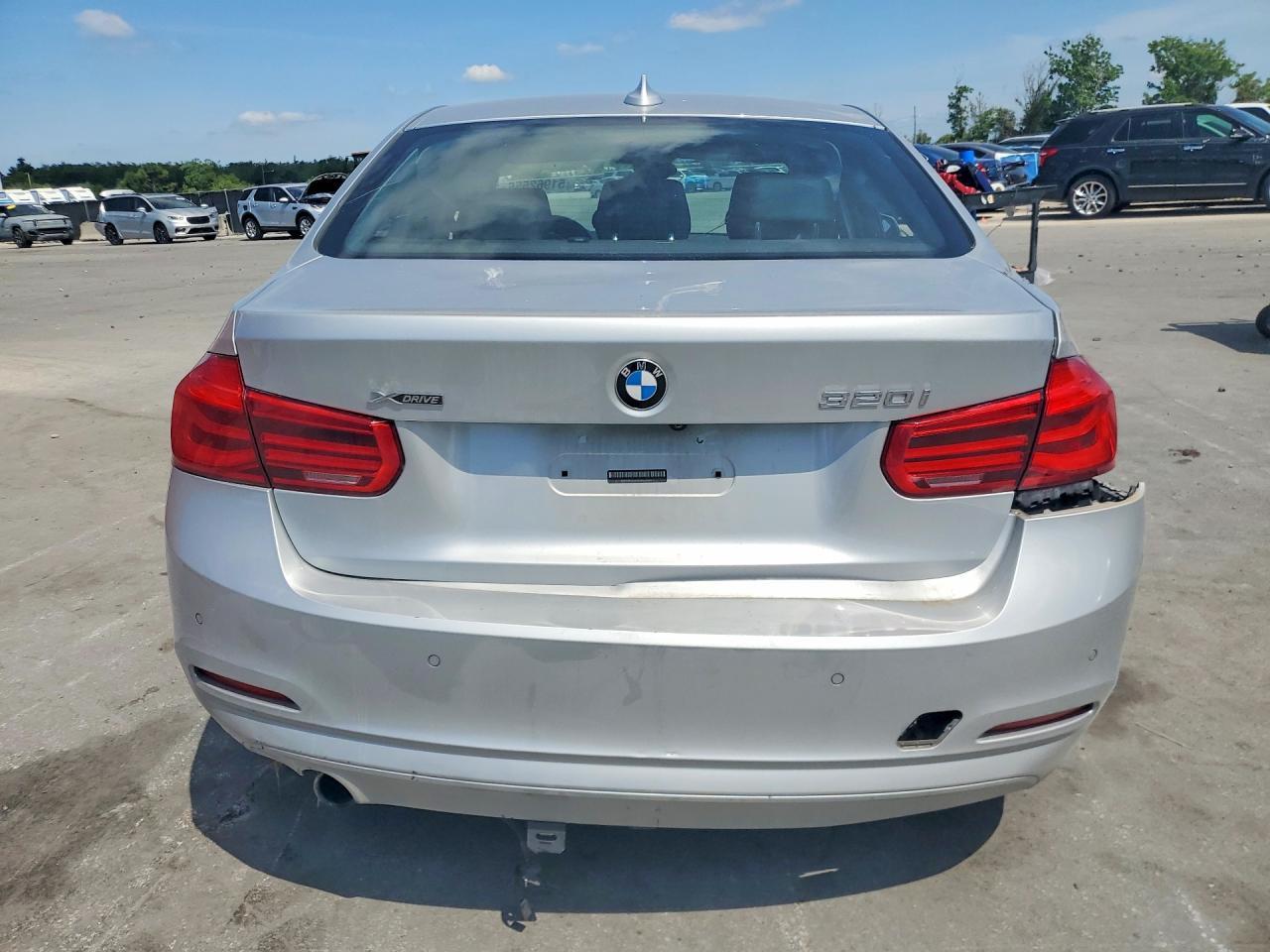 2017 BMW 320 Xi - zdjęcie 6