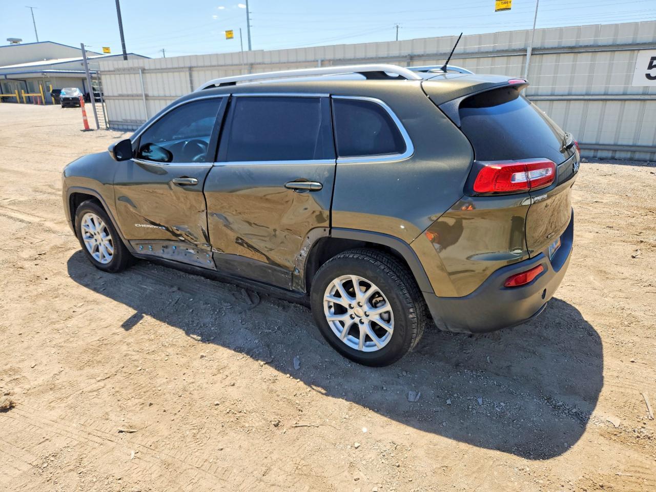 2015 Jeep Cherokee Latitude - zdjęcie 2