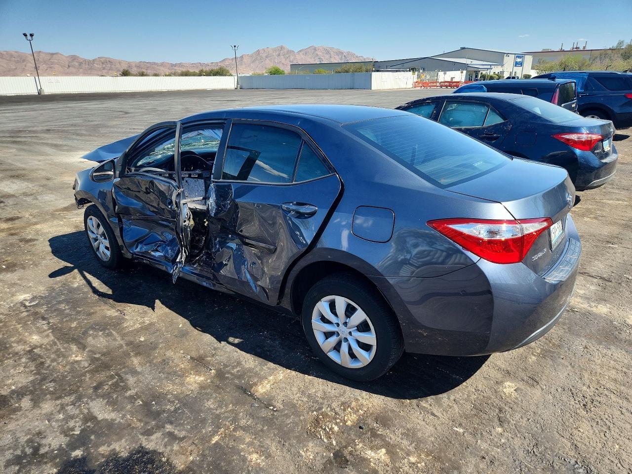 2015 Toyota Corolla Le - zdjęcie 2