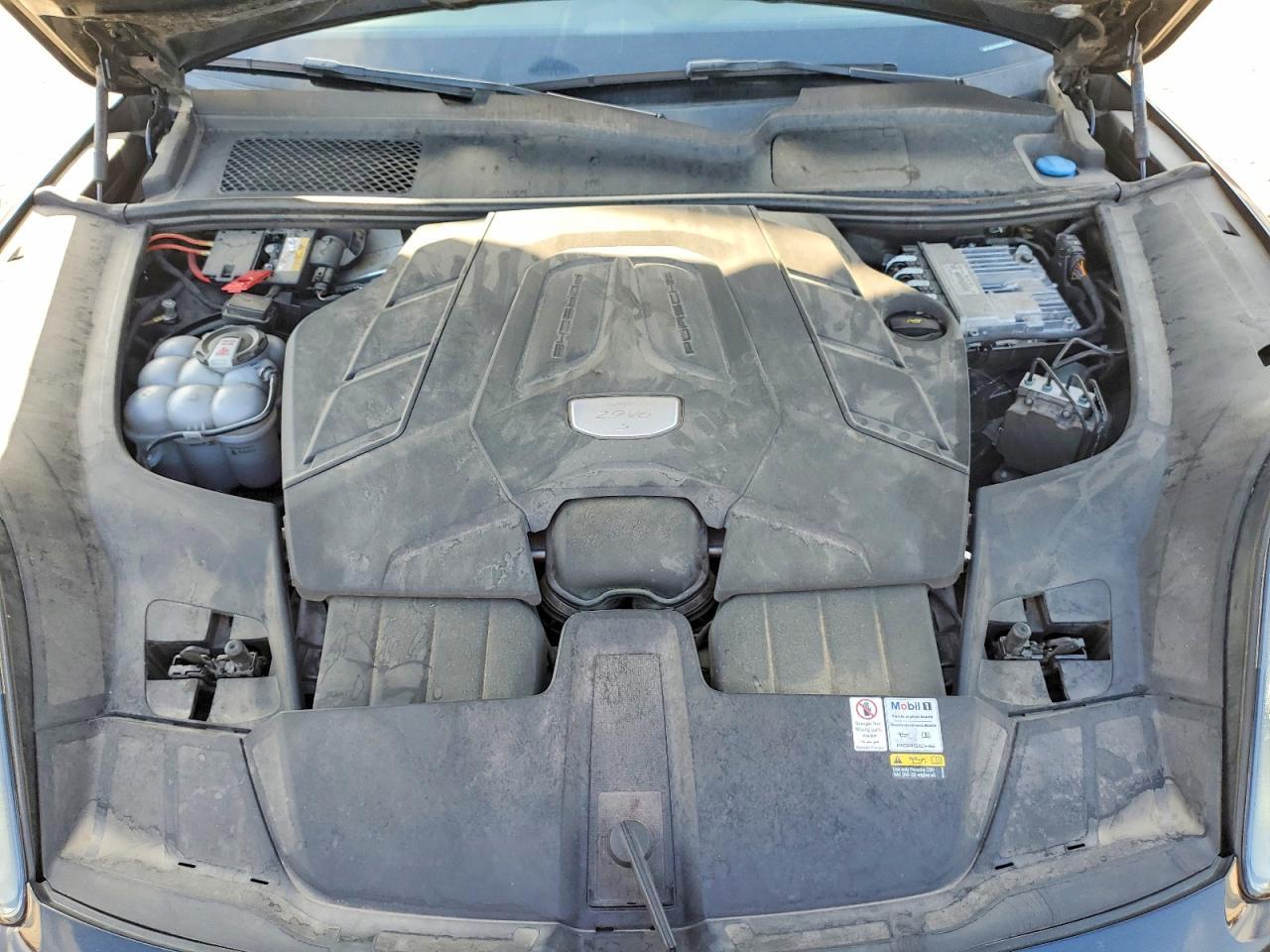 2021 Porsche Cayenne S - zdjęcie 12
