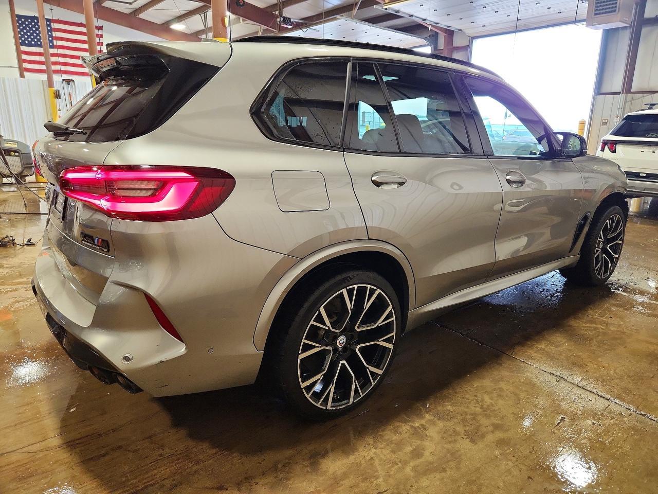 2022 BMW X5 M - zdjęcie 3