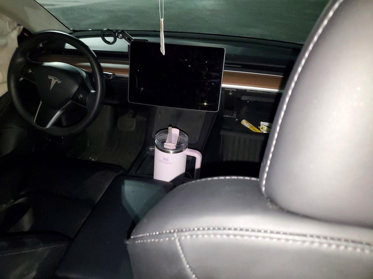 2023 Tesla Model 3 - zdjęcie 9