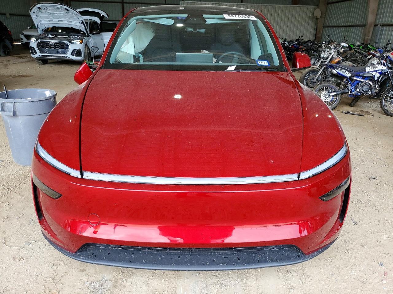 2026 Tesla Model Y - zdjęcie 11