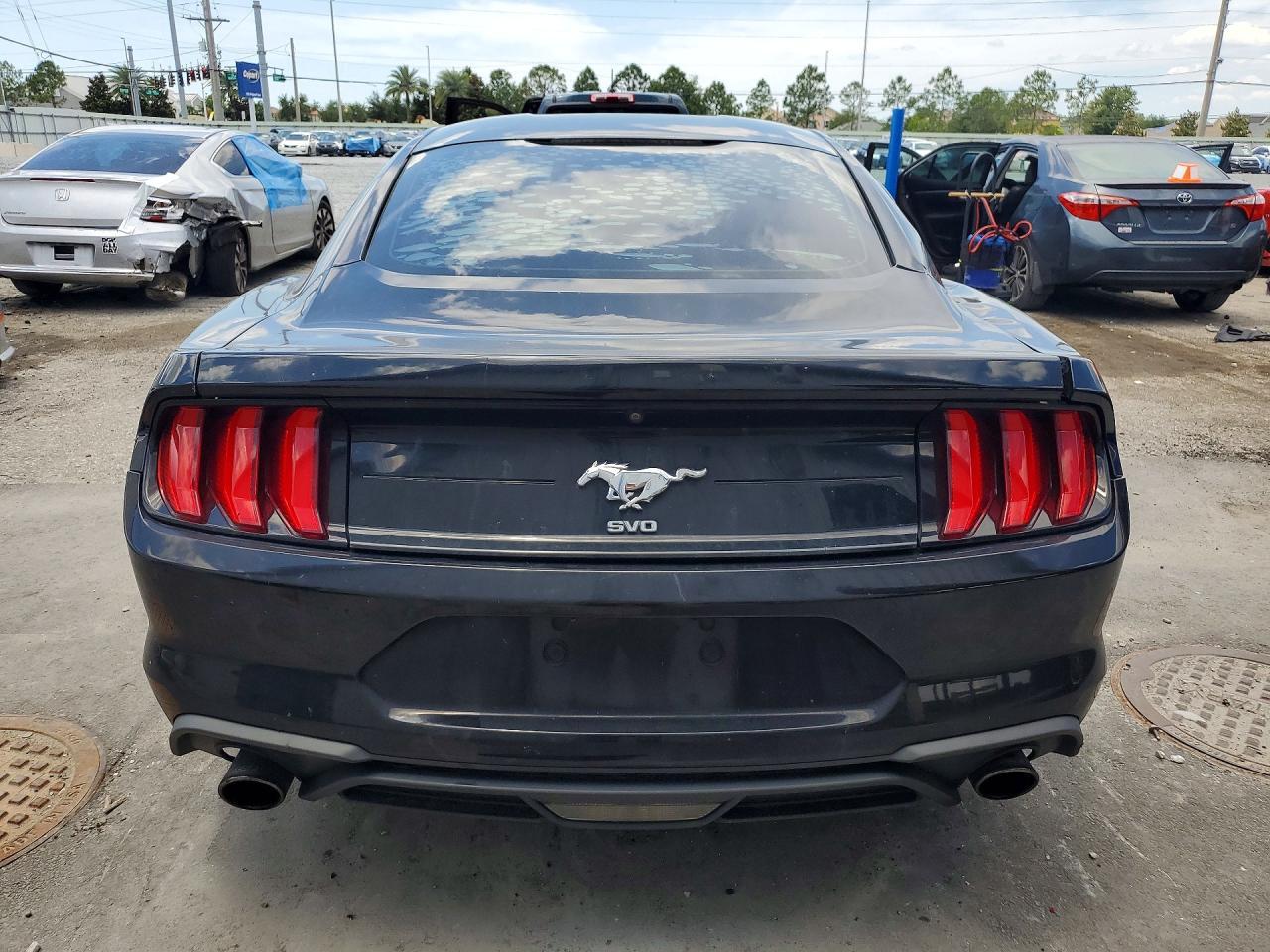2018 Ford Mustang - zdjęcie 6