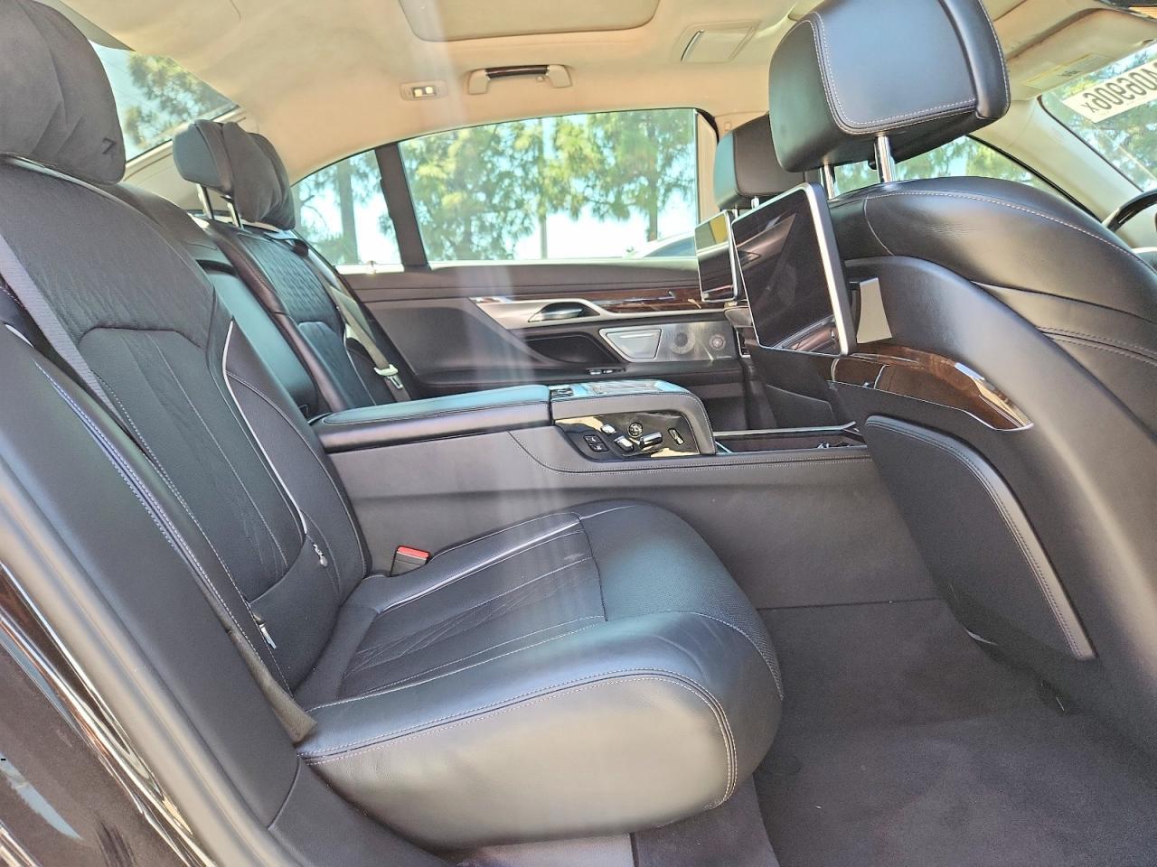 2016 BMW 750 I - zdjęcie 10