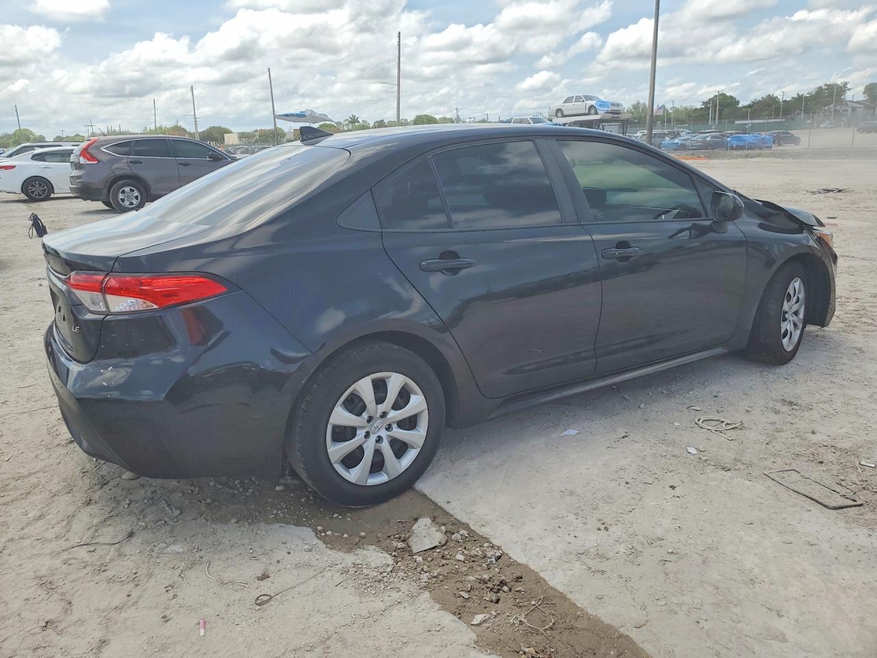 2022 Toyota Corolla Le - zdjęcie 3