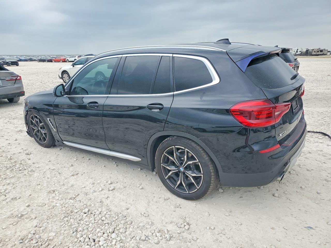 2021 BMW X3 xDrive30I - zdjęcie 2