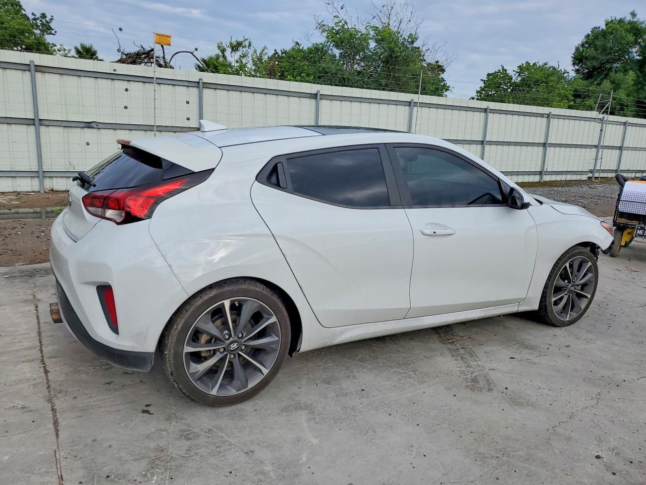 2020 Hyundai Veloster 2.0L Premium - zdjęcie 3