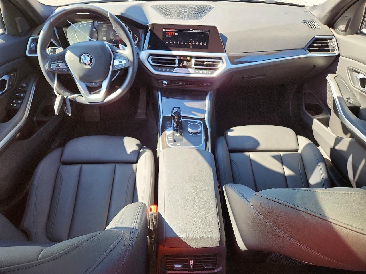 2021 BMW 330Xi - zdjęcie 8