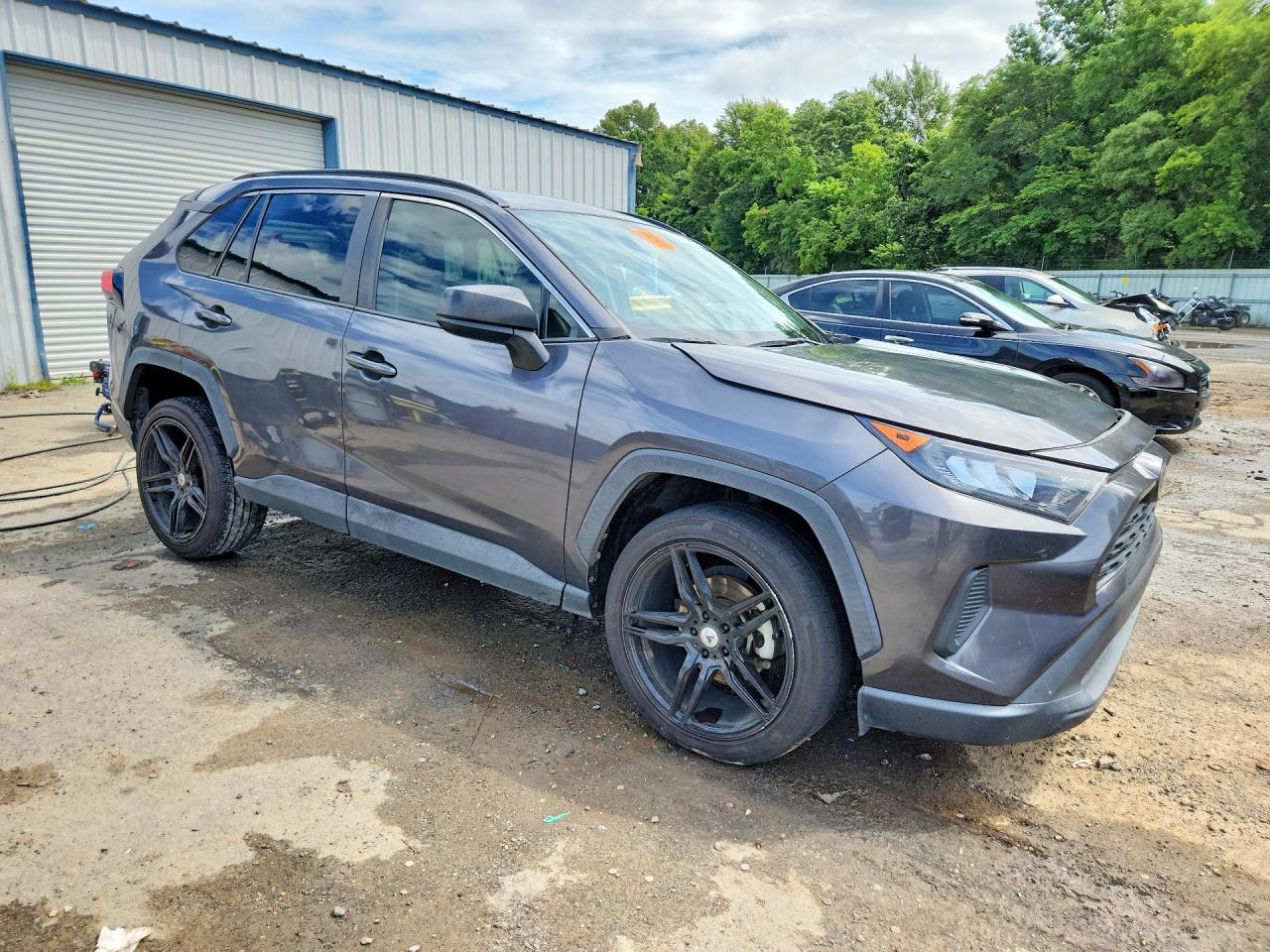 2020 Toyota Rav4 Le - zdjęcie 4