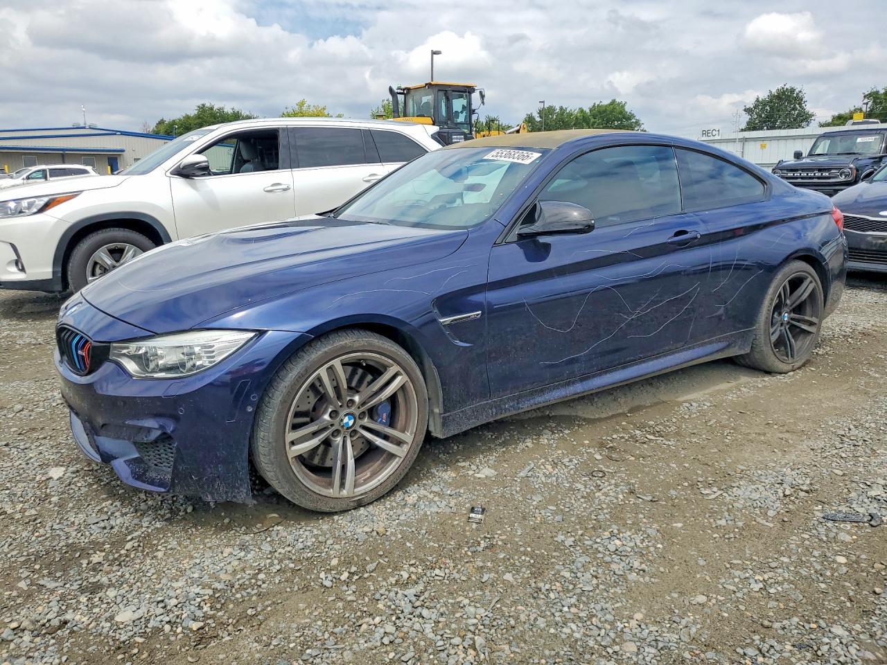 2015 BMW M4 - zdjęcie główne
