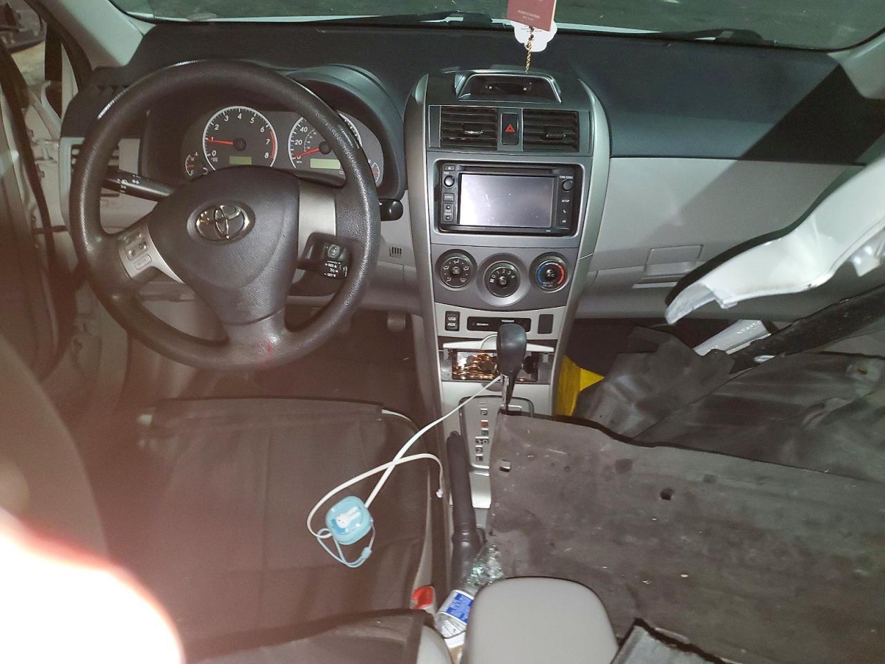 2013 Toyota Corolla Le - zdjęcie 8