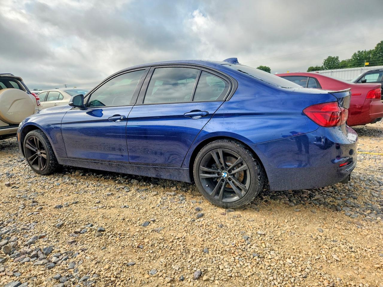 2018 BMW 330 I - zdjęcie 2