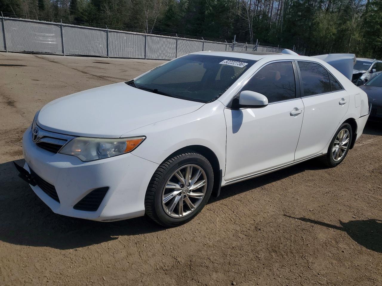 2014 Toyota Camry L - zdjęcie główne
