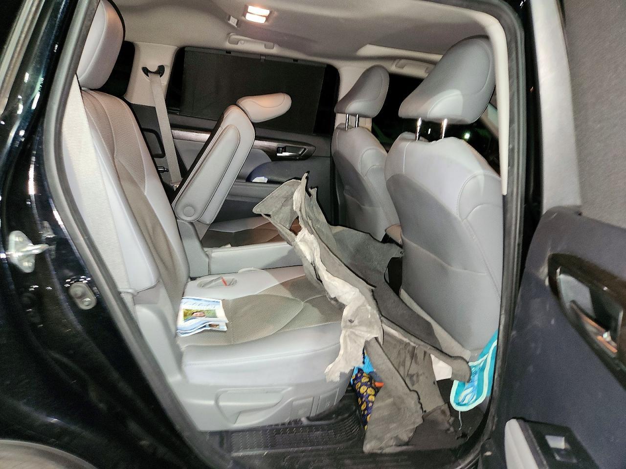 2021 Toyota Highlander Hybrid Limited - zdjęcie 11