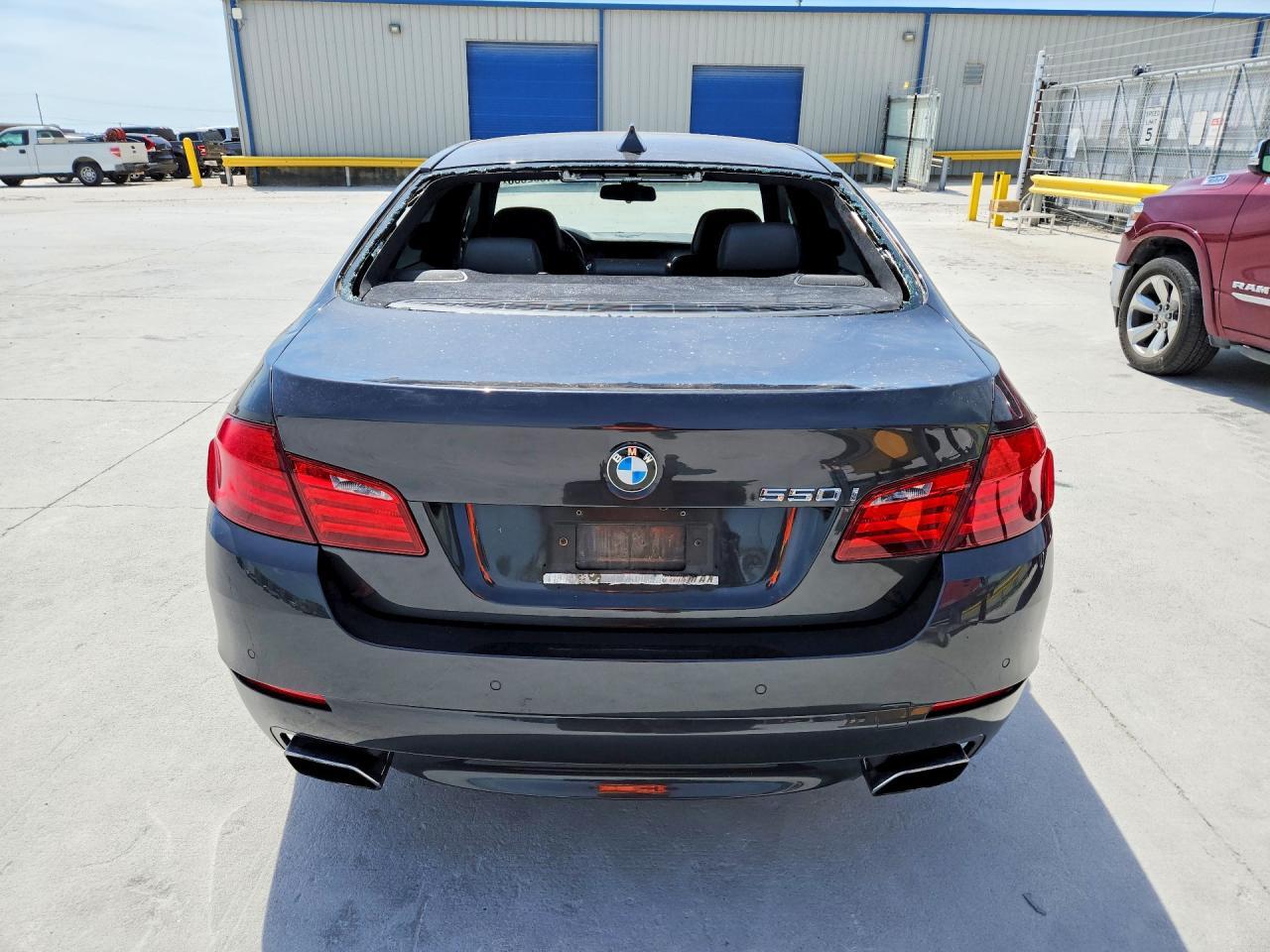 2013 BMW 550 - zdjęcie 6