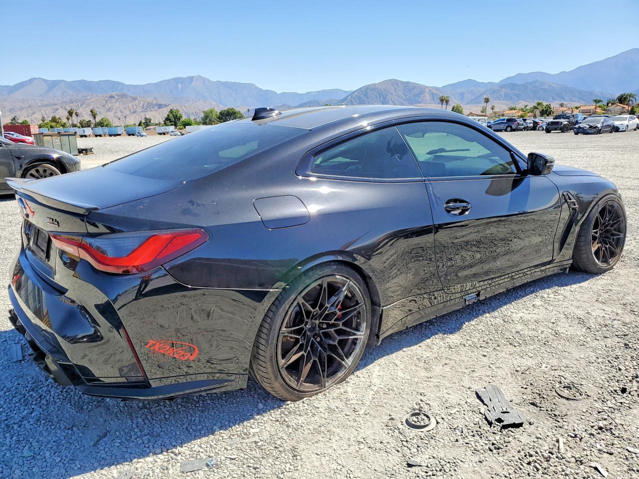 2022 BMW M4 Competition - zdjęcie 3