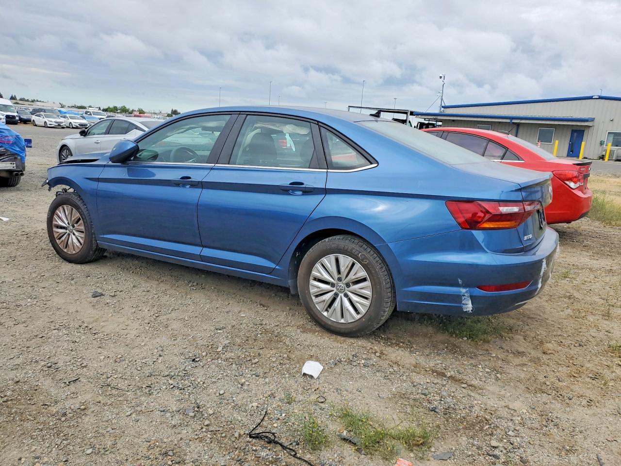 Volkswagen Jetta - zdjęcie 2