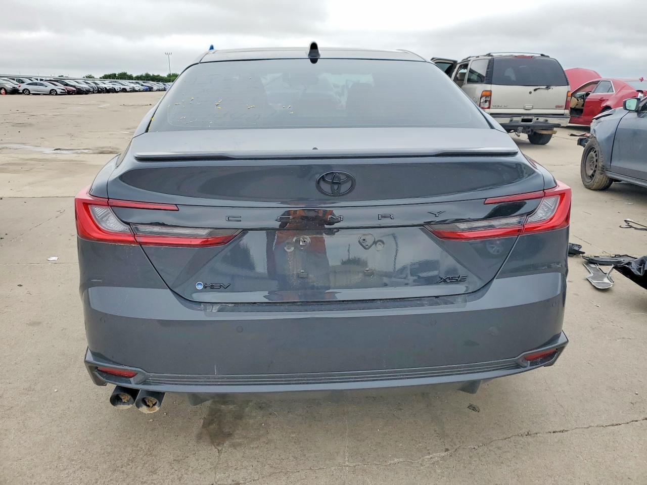 2025 Toyota Camry Xse - zdjęcie 6