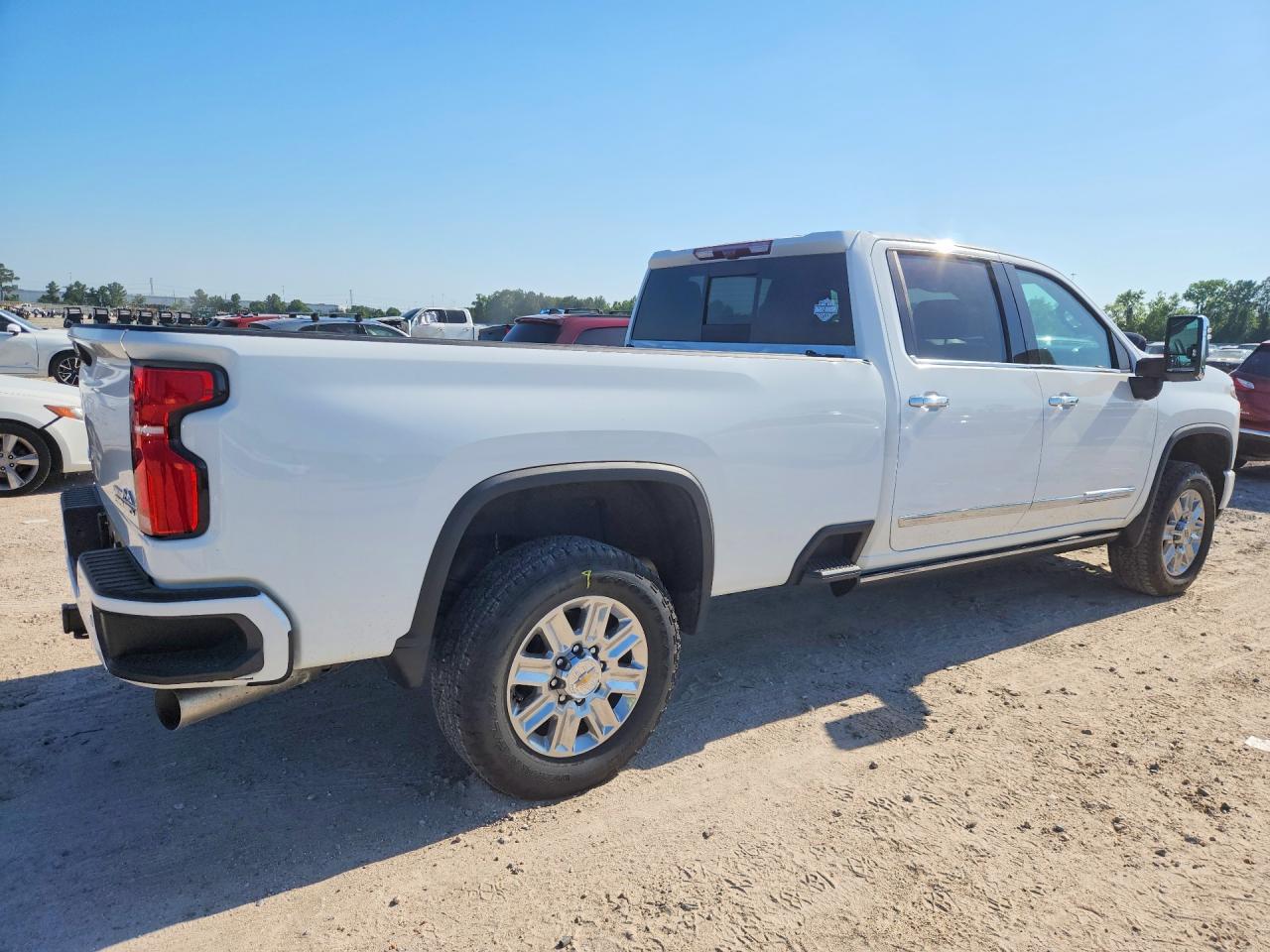 2025 Chevrolet Silverado Hd High Country - zdjęcie 3