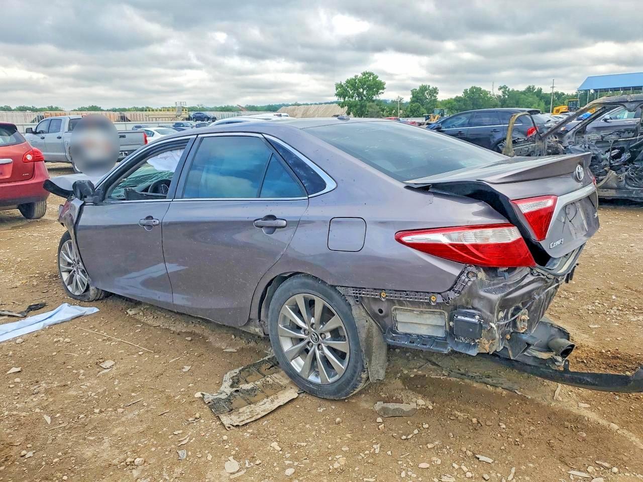 2015 Toyota Camry Xle - zdjęcie 2