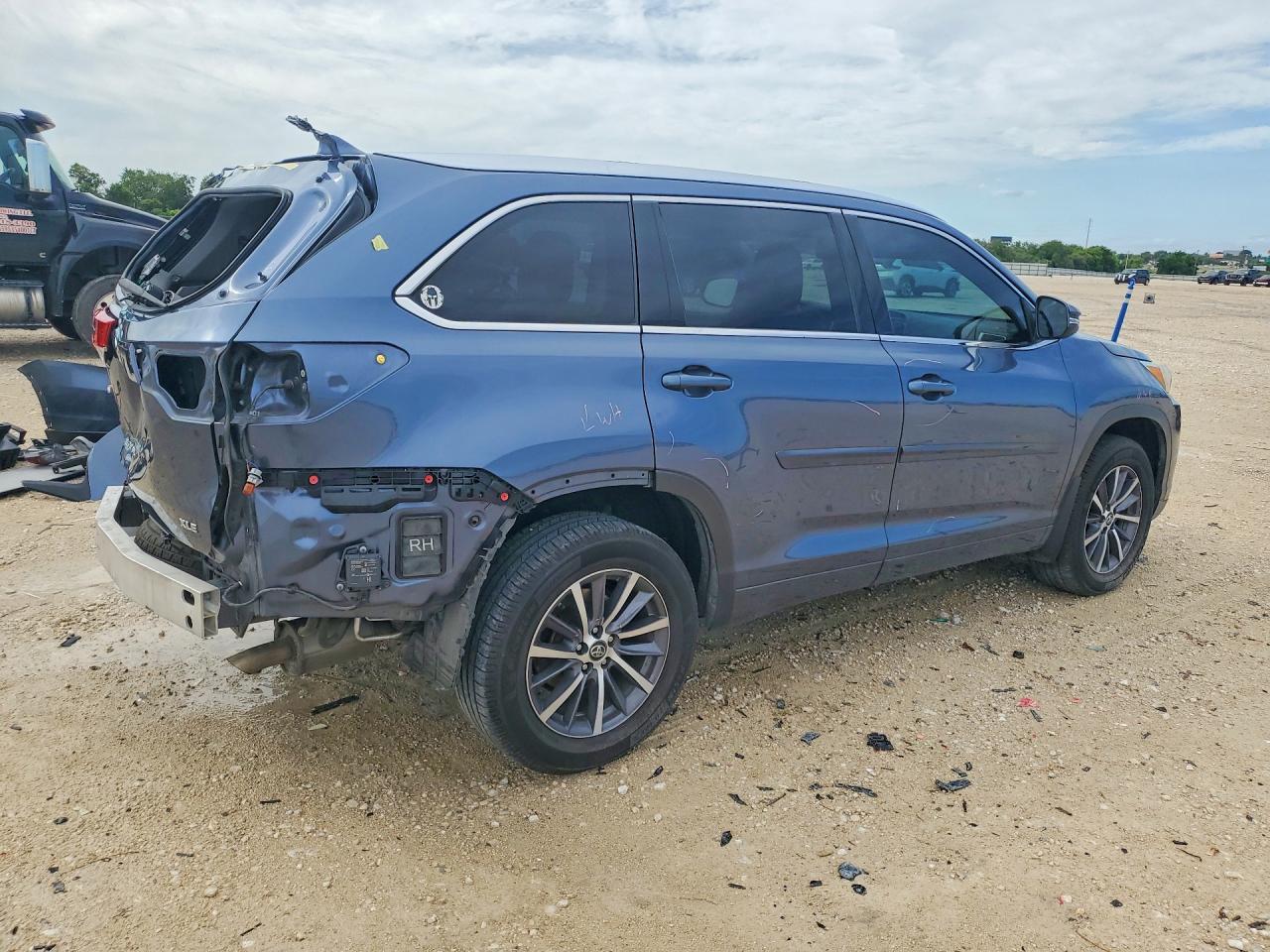 2018 Toyota Highlander Xle - zdjęcie 3