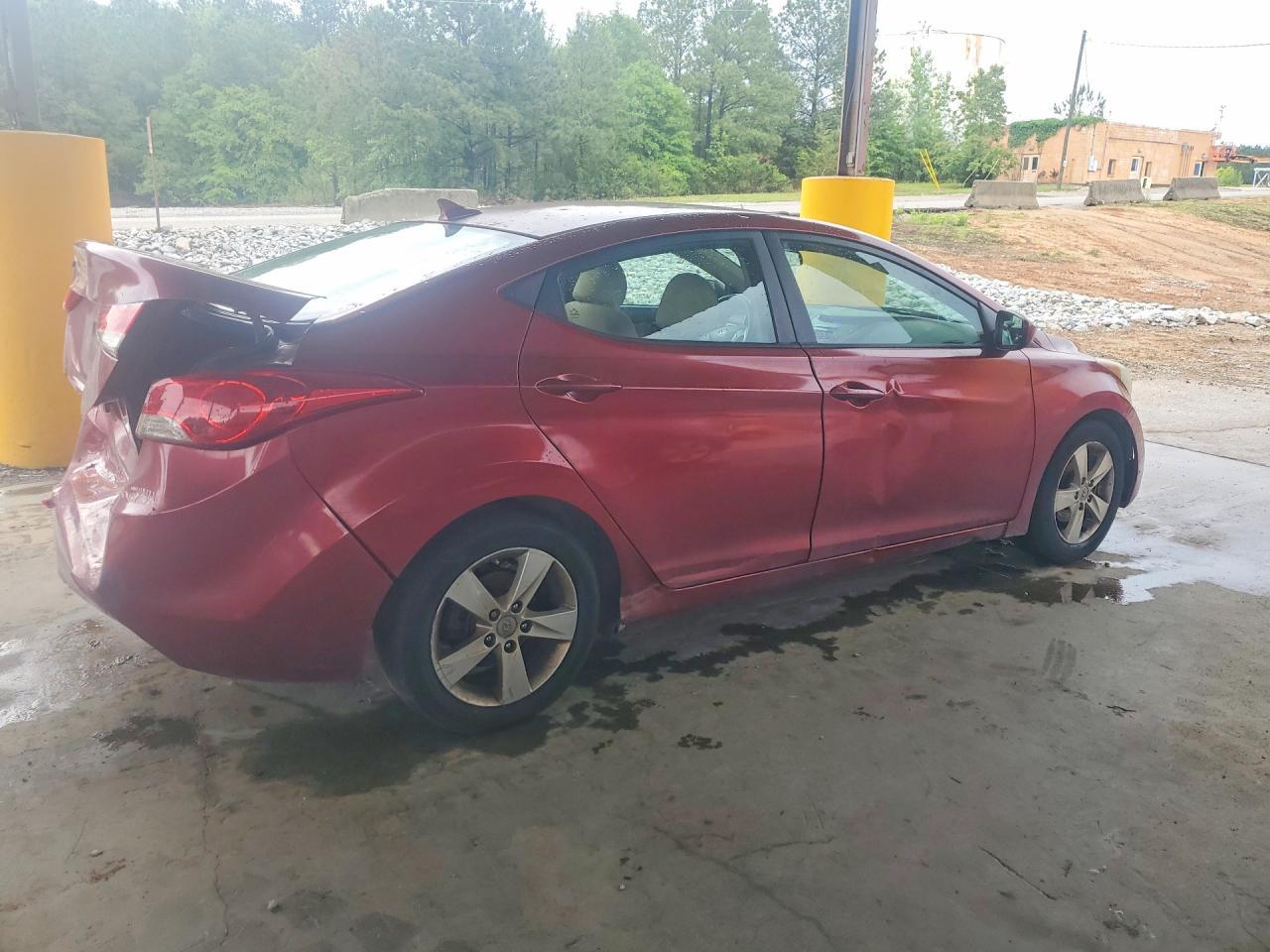 2013 Hyundai Elantra 4D - zdjęcie 3