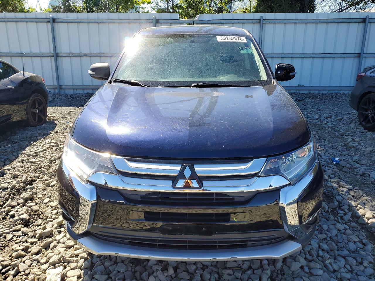 2016 Mitsubishi Outlander Se - zdjęcie 5