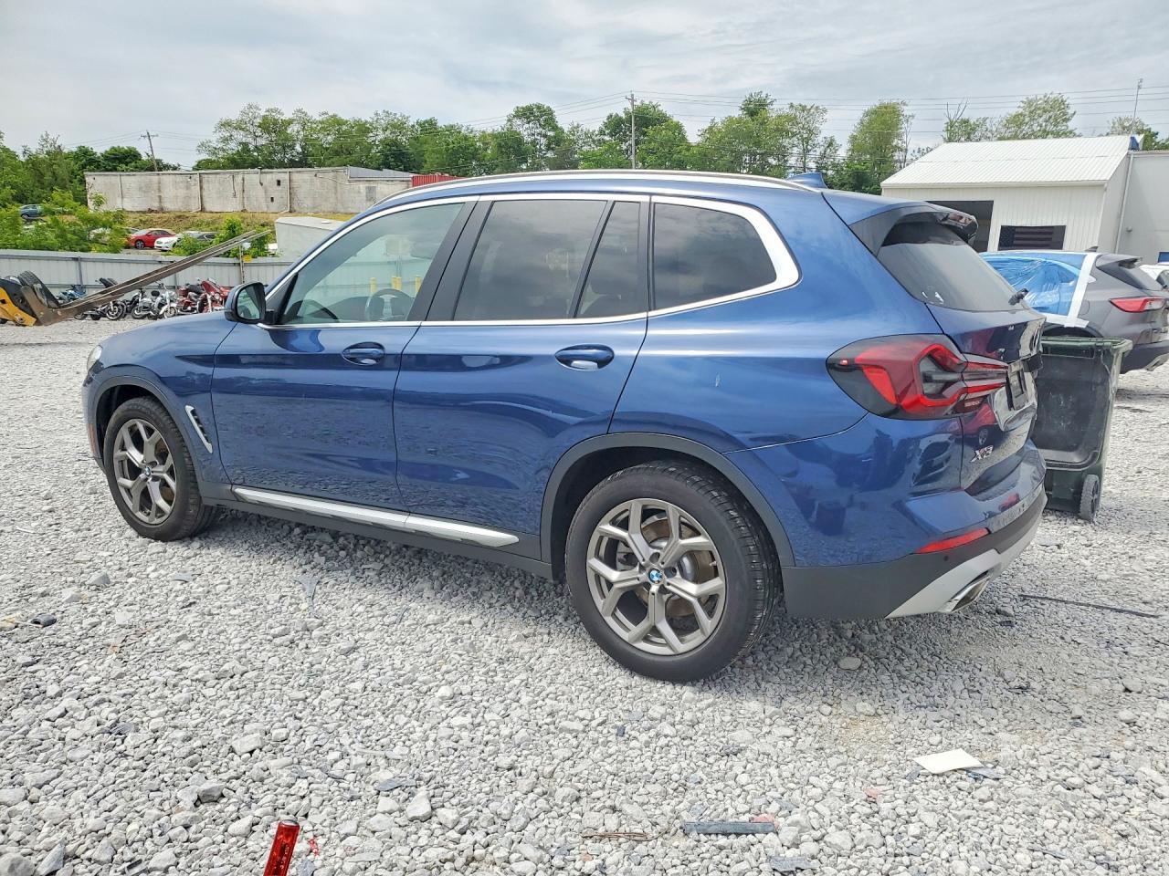2022 BMW X3 xDrive30I - zdjęcie 2