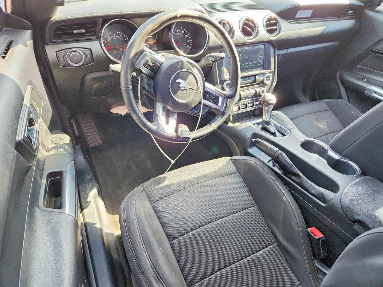 2017 Ford Mustang - zdjęcie 11