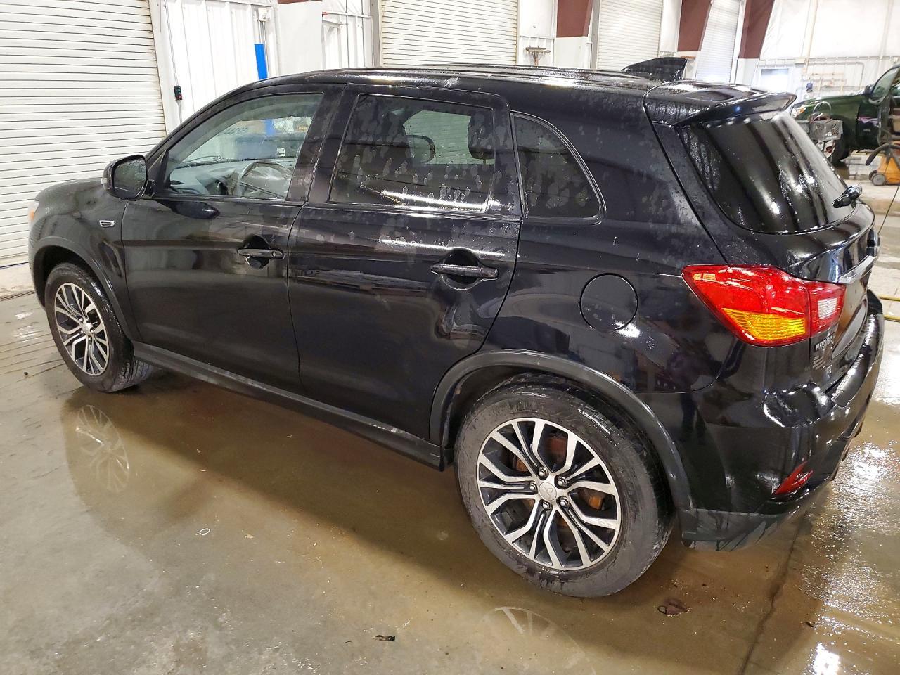 2018 Mitsubishi Outlander Sport Es - zdjęcie 2