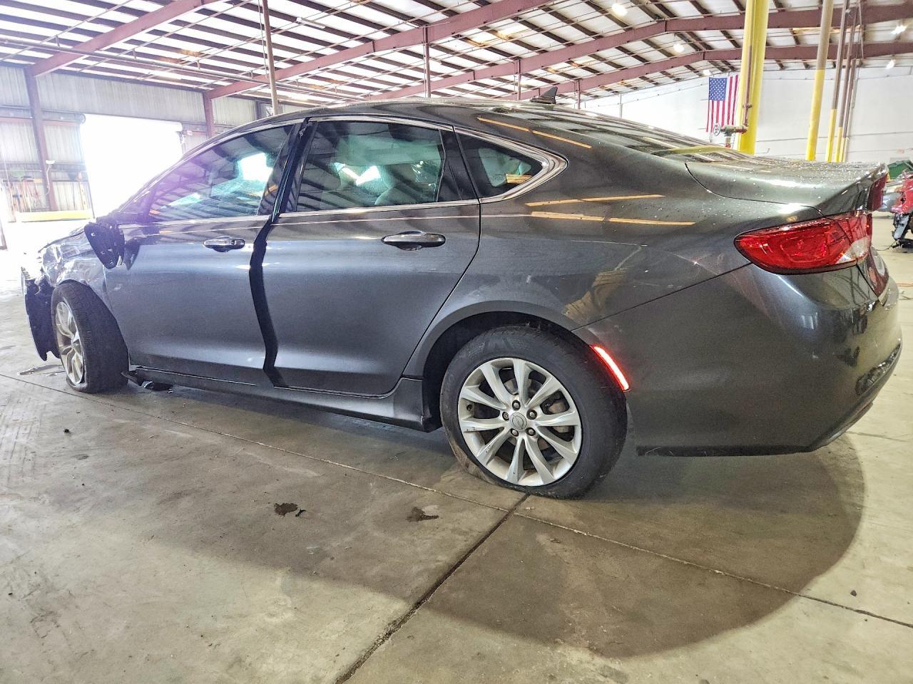 2015 Chrysler 200 C - zdjęcie 2