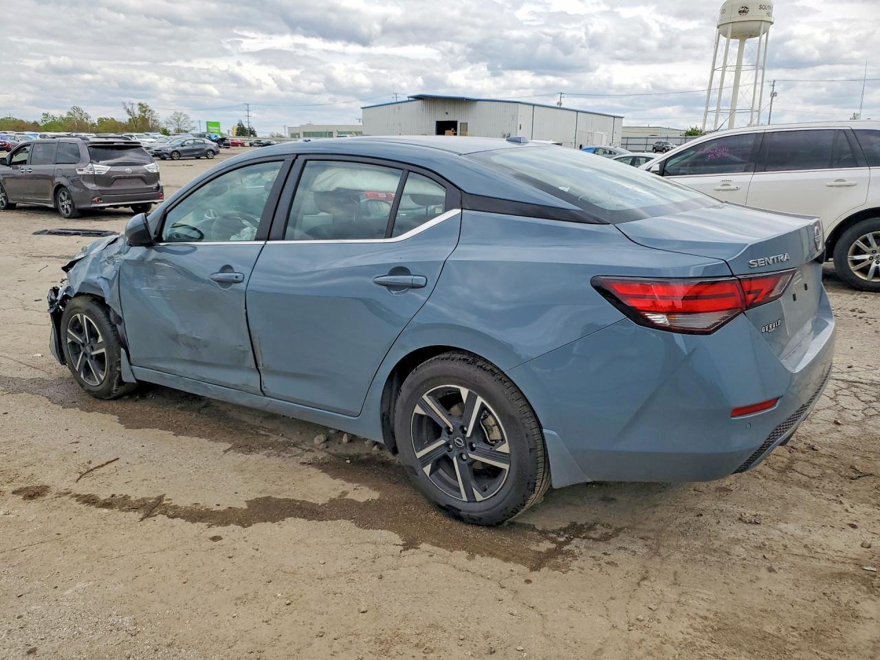 2025 Nissan Sentra Sv - zdjęcie 2