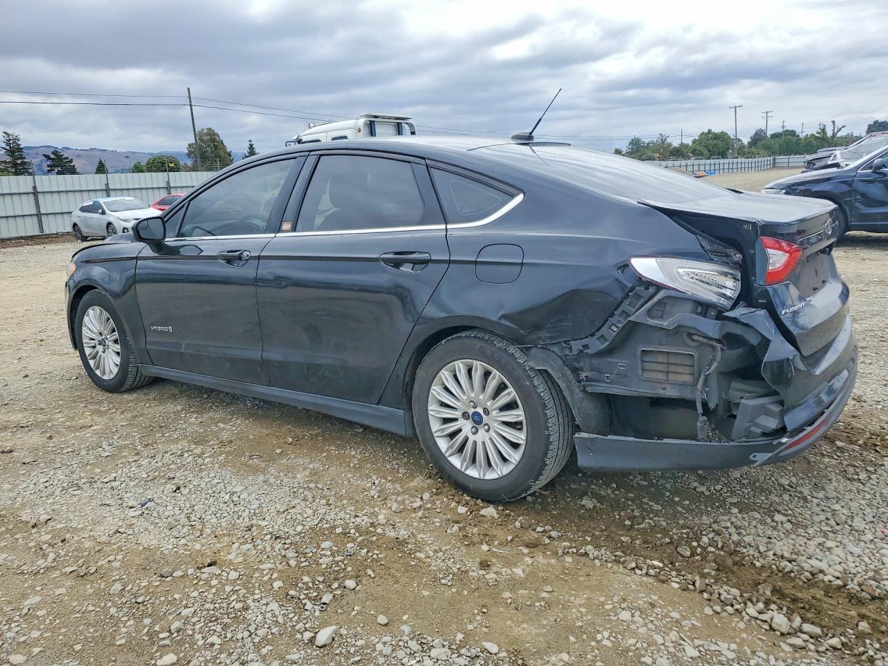 2016 Ford Fusion S Hybrid - zdjęcie 2
