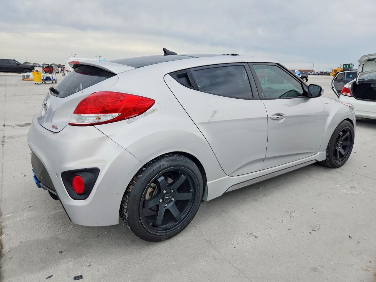 2017 Hyundai Veloster Turbo - zdjęcie 3