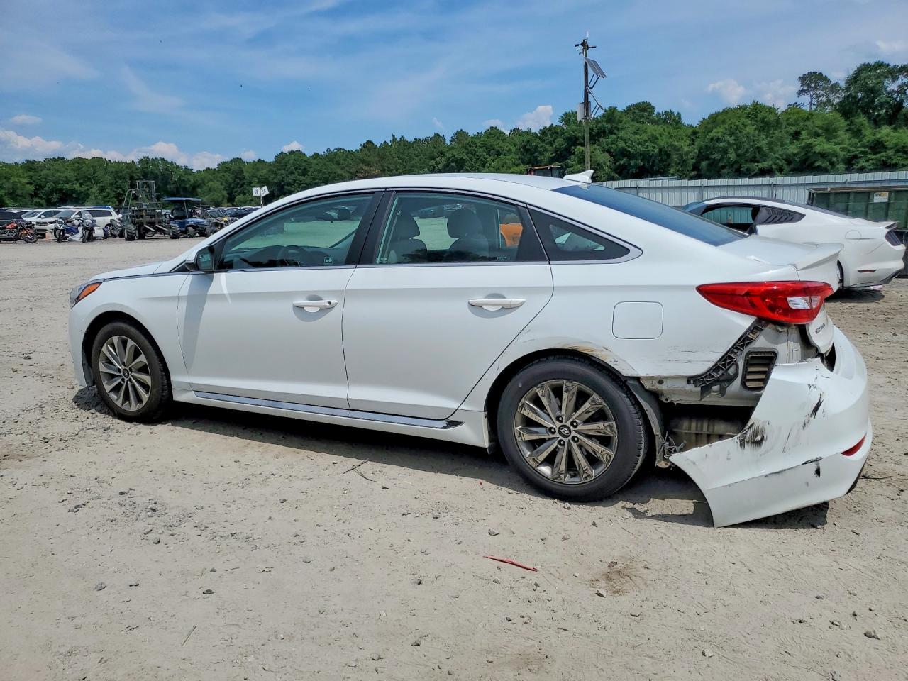 2015 Hyundai Sonata Sport - zdjęcie 2