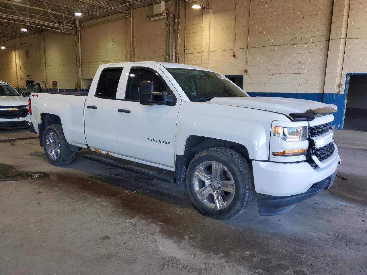 2017 Chevrolet Silverado K1500 Custom - zdjęcie 4
