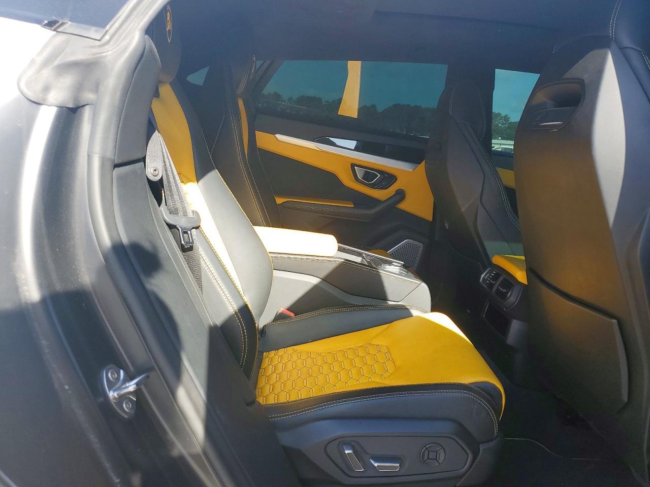 2019 Lamborghini Urus - zdjęcie 11