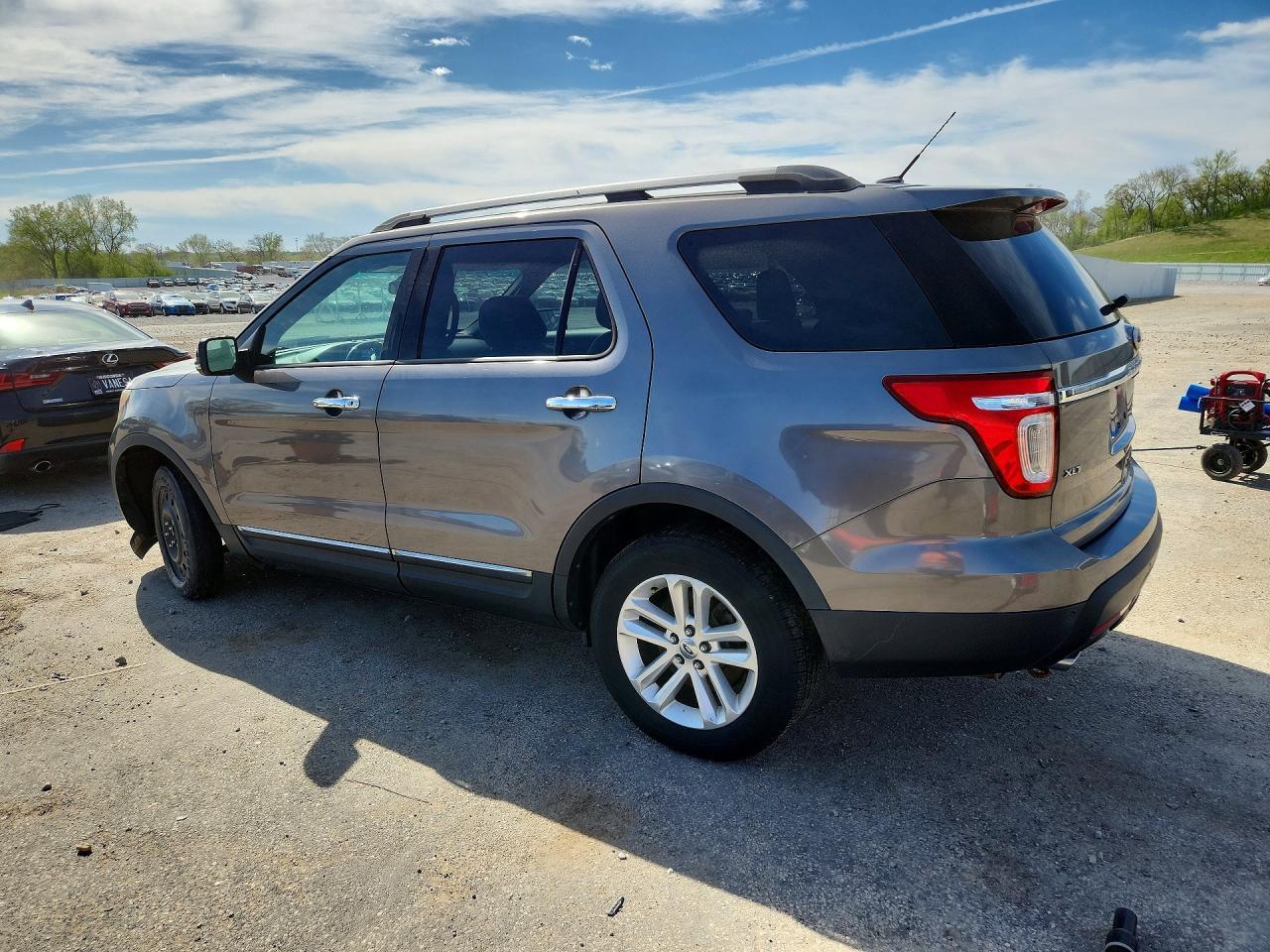 2016 Ford Explorer Xlt - zdjęcie 2