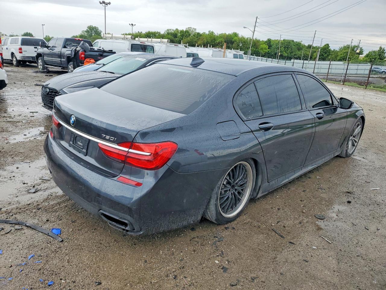 2017 BMW 750 Xi - zdjęcie 3