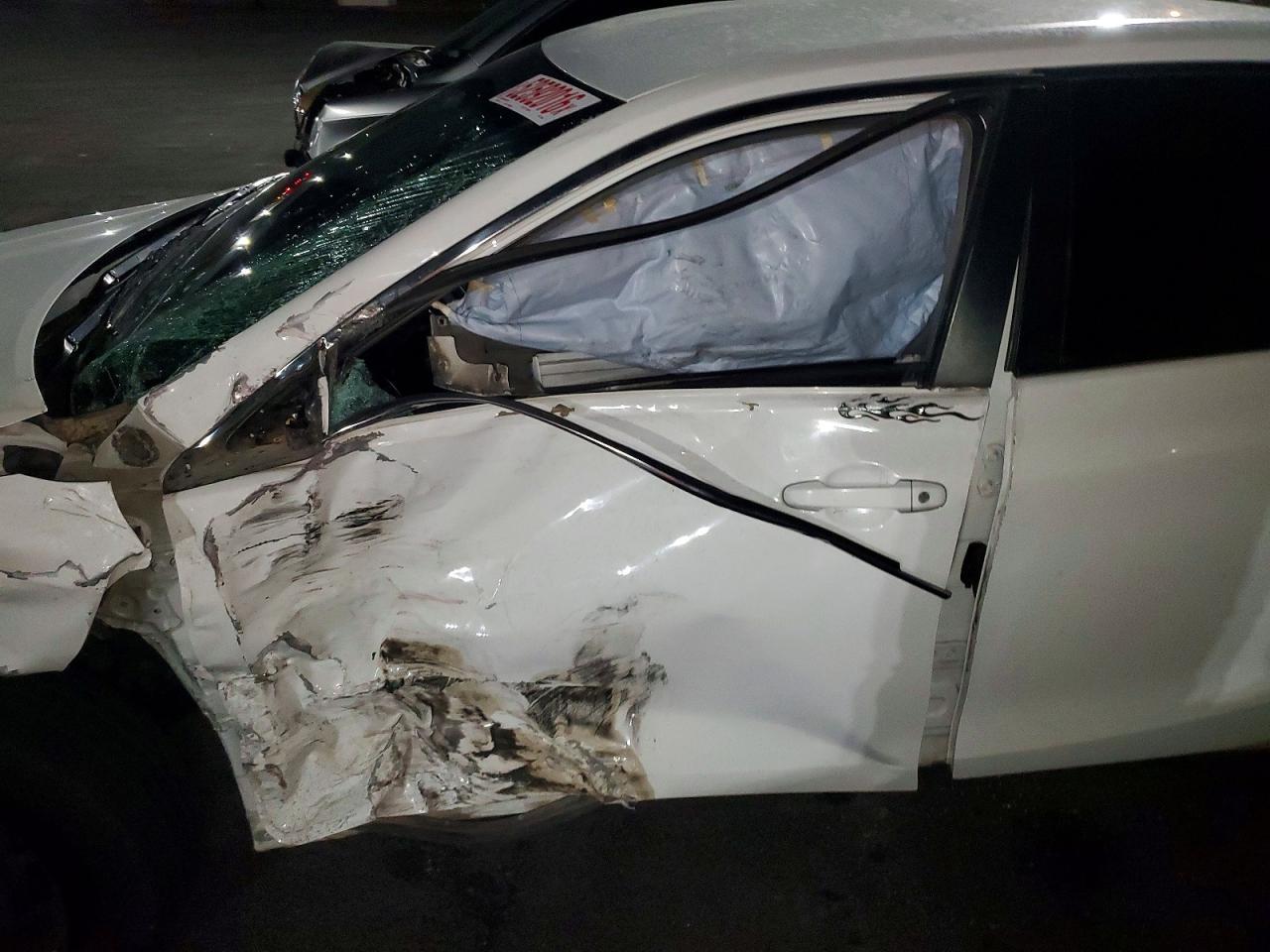2016 Toyota Camry Le - zdjęcie 7