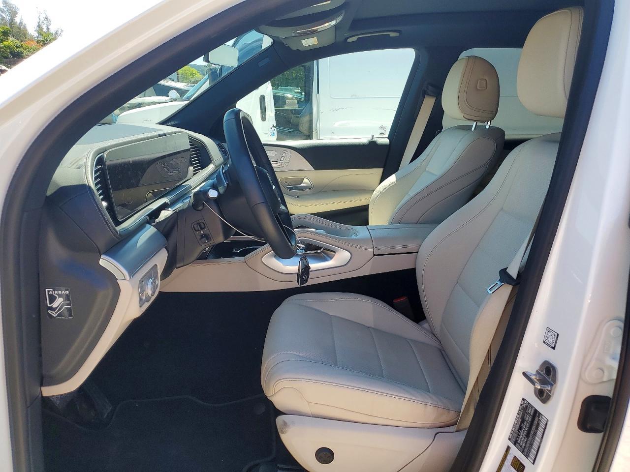 2025 Mercedes-Benz Gls 450 4Matic - zdjęcie 7