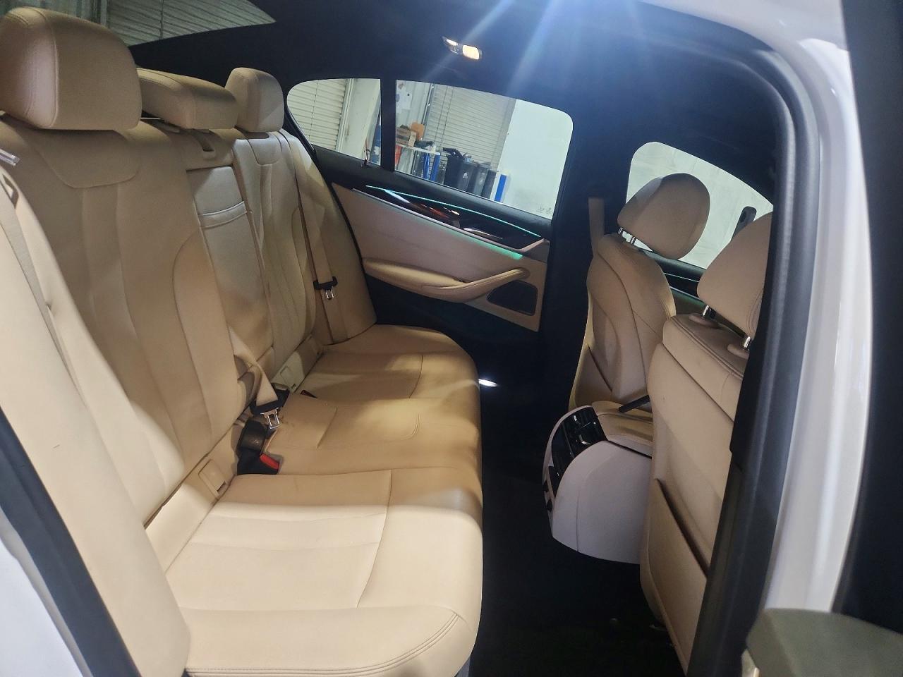 2018 BMW 530 Xi - zdjęcie 10