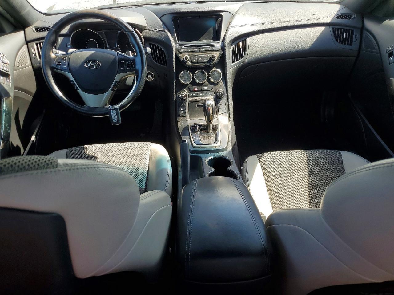 2013 Hyundai Genesis Coupe 2.0T - zdjęcie 8