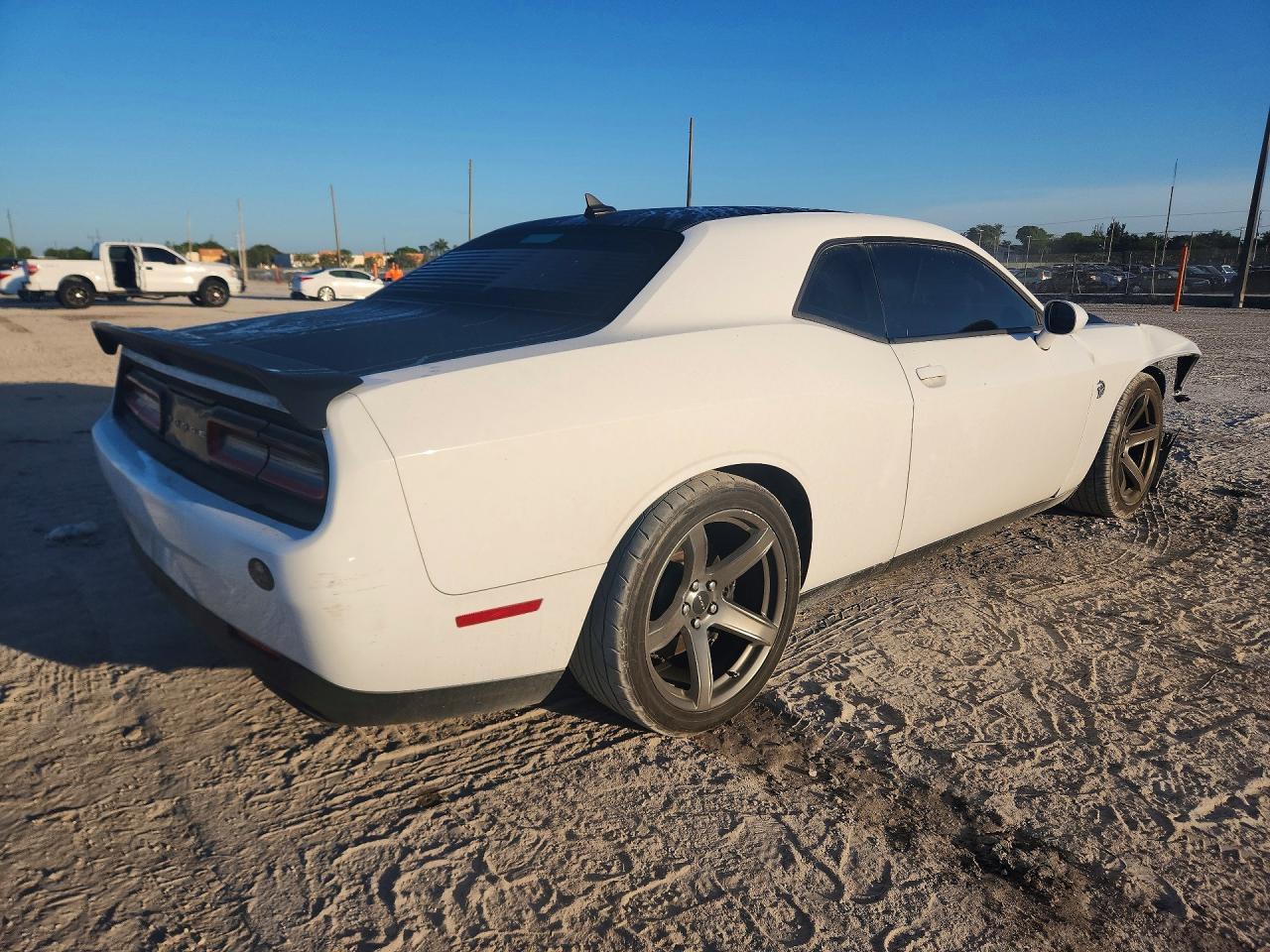 2021 Dodge Challenger Srt Hellcat - zdjęcie 3