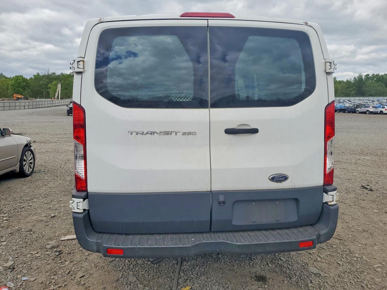 2016 Ford Transit T-250 - zdjęcie 6