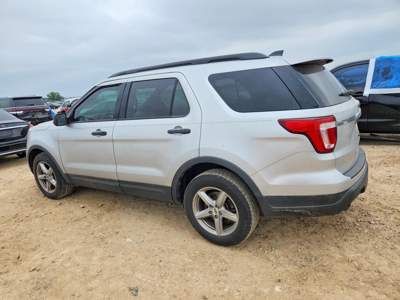 2019 Ford Explorer - zdjęcie 2