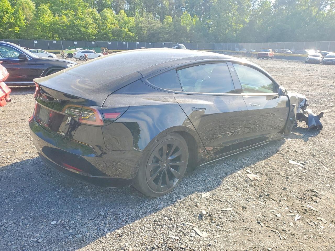 2021 Tesla Model 3 - zdjęcie 3