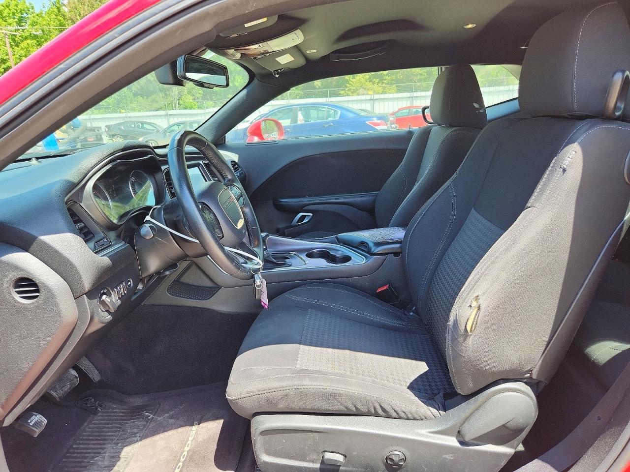 2017 Dodge Challenger Sxt - zdjęcie 7